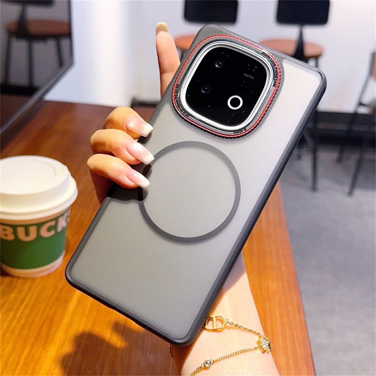 Custodia Magnetica Opaca di Lu - Ring Stand Case recensione e prezzo